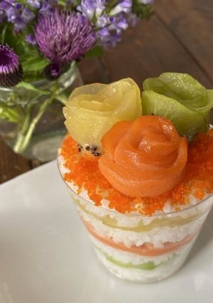 キウイで可愛いカップ寿司✩.*˚-レシピのメイン写真