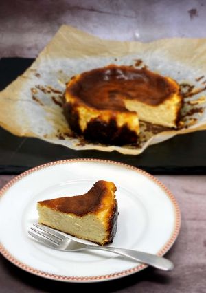 バスクチーズケーキ　簡単！混ぜて焼くだけ-レシピのメイン写真