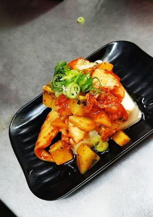 ゼスプリキウイとキムチの冷奴-レシピのメイン写真
