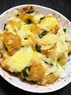 新じゃがのチーズ焼き〜ツナマヨバジル〜-レシピのメイン写真