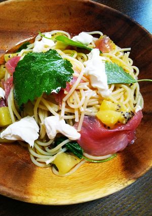 キウイフルーツと生ハムの冷製パスタ-レシピのメイン写真