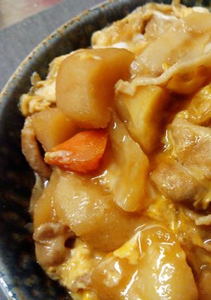 やさしい甘み！肉じゃがのふわっと卵とじ丼-レシピのメイン写真