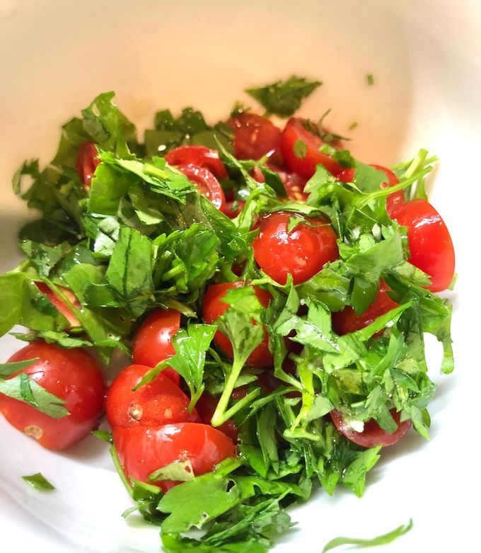 イタリアンパセリとトマトのサラダ by ほろ酔いYUKO 【クックパッド