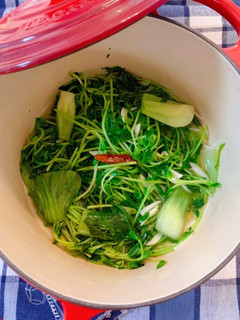 青梗菜と豆苗のエスニック風-レシピのメイン写真