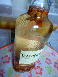 アーモンド酒を作ってみる-レシピのメイン写真