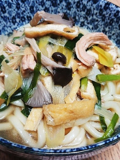 鶏の出汁が美味☆ニラと揚げのうどん-レシピのメイン写真