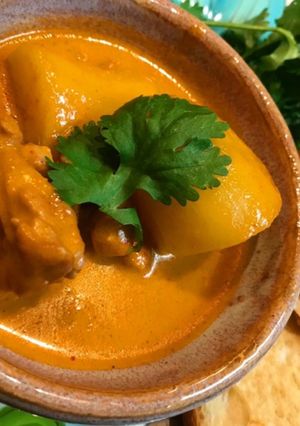 豚バラ肉とジャガイモのレッドカレー煮込み-レシピのメイン写真