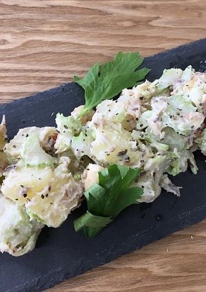 サバ缶とナッツのポテサラ-レシピのメイン写真