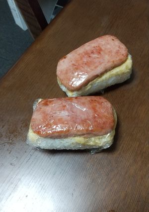 スパムにぎりの大まかな作り方(O_o)-レシピのメイン写真