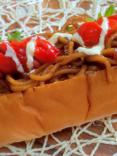 焼きそばパンアレンジカレー焼きそばパン-レシピのメイン写真