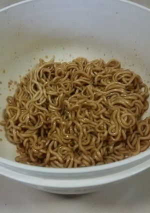 あえて袋麺でカップ焼きそば作ってみる-レシピのメイン写真