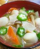 里芋とオクラと白菜玉ねぎシメジの豚汁