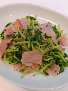豆苗とベーコンのにんにく炒め-レシピのメイン写真