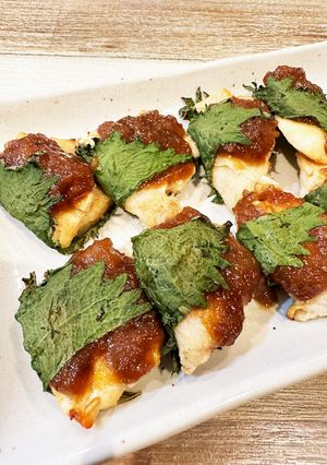 鶏と梅かつおの大葉巻き-レシピのメイン写真