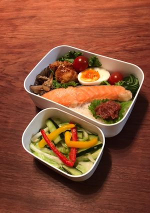 お弁当・・・90鮭と梅のおかかペースト-レシピのメイン写真