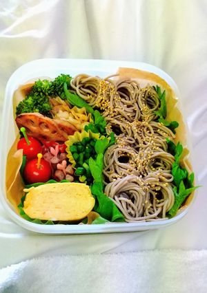 暑い日は簡単で美味しい！蕎麦弁当！-レシピのメイン写真