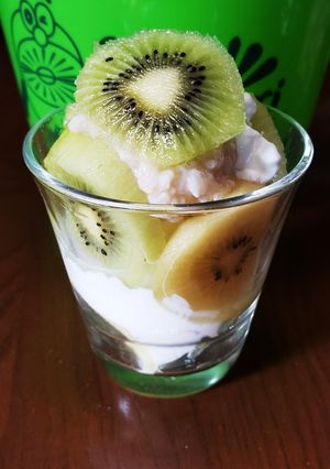 栄養満点♪完熟キウイのヨーグルトパフェ☆-レシピのメイン写真