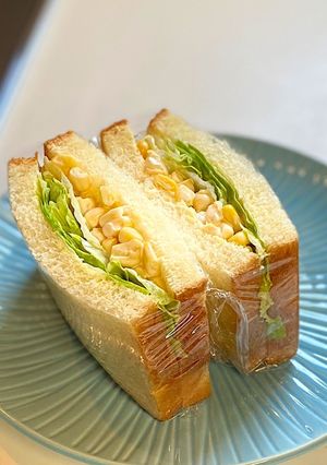 簡単！レタスとコーンマヨのサンドイッチ-レシピのメイン写真