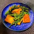 厚揚げと豆苗のオイスター炒め