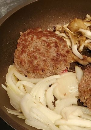 簡単数分で！　ハンバーグ(バーガー用)-レシピのメイン写真