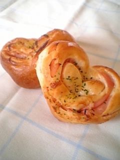 ハートの♡ふわふわハムロールパン-レシピのメイン写真