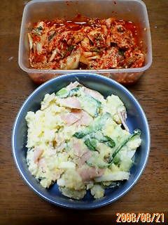 キムチとポテサラで、意外なおつまみ-レシピのメイン写真