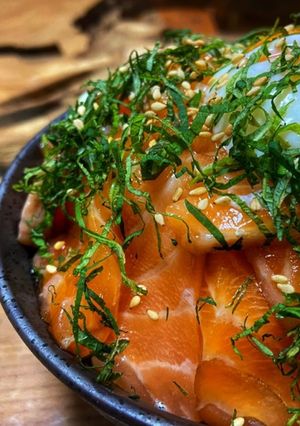 美味い！サーモンの漬け丼　温玉付き-レシピのメイン写真
