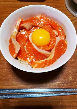 サーモン漬けのバラ丼-レシピのメイン写真