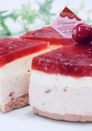 オーブン不要で苺ムースチーズケーキ-レシピのメイン写真