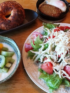 朝ごはん!マンゴー キウイ ヨーグルト-レシピのメイン写真