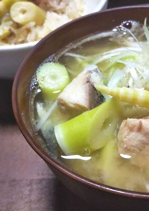 根曲がり竹とサバ水煮缶の味噌汁-レシピのメイン写真