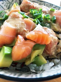 アボカドサーモン丼-レシピのメイン写真