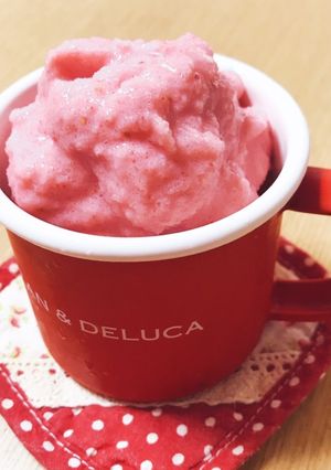 ストロベリーフローズンヨーグルトアイス-レシピのメイン写真
