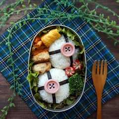 รูปของ キャラ弁　ボタンのお弁当