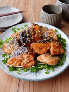 簡単♪鮭のごま甘酢照り焼き-レシピのメイン写真