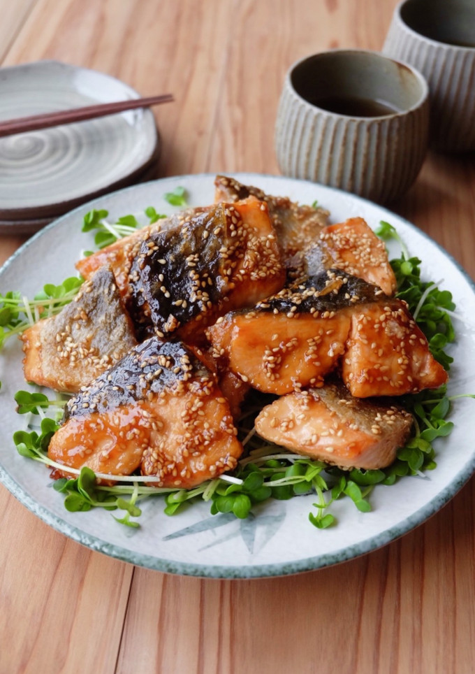 簡単♪鮭のごま甘酢照り焼き-レシピのメイン写真