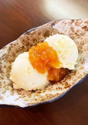 バニラアイスの梅ジャムのせ-レシピのメイン写真