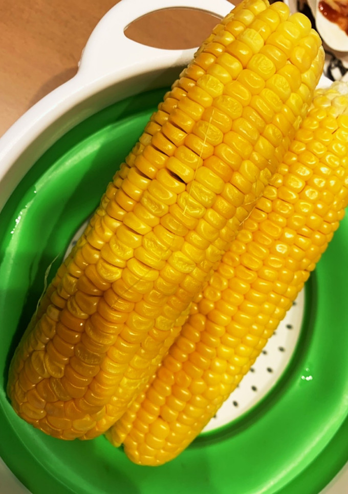 レンジでとうもろこしの皮を簡単に剥く方法-レシピのメイン写真