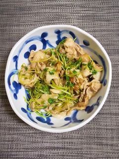豆苗と豚肉のしょうがポン酢炒め-レシピのメイン写真