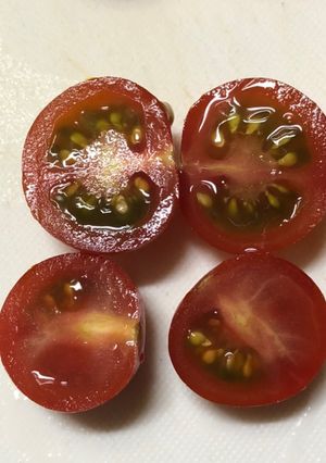 ミニトマトの汁のでにくい切り方-レシピのメイン写真