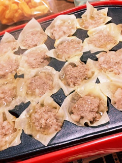 たこ焼き器で簡単焼売!玉ねぎとお肉だけ!-レシピのメイン写真