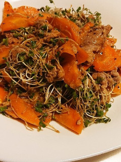 キウイで柔らか♪肉野菜炒め-レシピのメイン写真