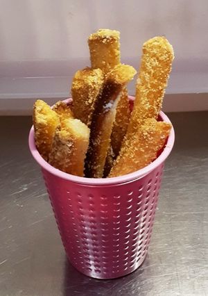 食パンのミミ揚げパンきな粉スティック。-レシピのメイン写真
