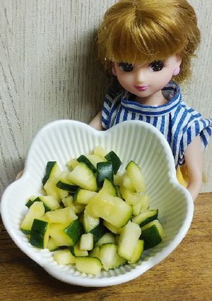 リカちゃん♡ズッキーニの即席浅漬け風ꕤ*-レシピのメイン写真