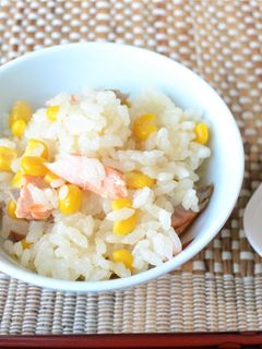 とうもろこしと鮭の炊き込みご飯♪-レシピのメイン写真