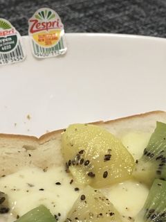 簡単!スイーツキウイピザ風★トースト-レシピのメイン写真