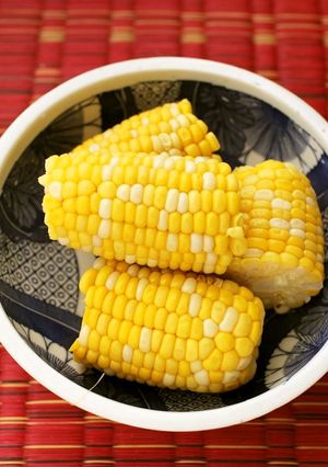 ぷっくり甘いとうもろこし☆蒸したら塩水-レシピのメイン写真