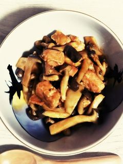 ❇️鮭とキノコ❇️の赤味噌バター炒め-レシピのメイン写真