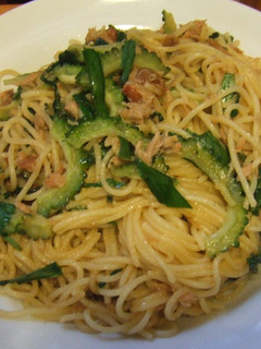 ゴーヤとニラと梅とツナの夏パスタ-レシピのメイン写真