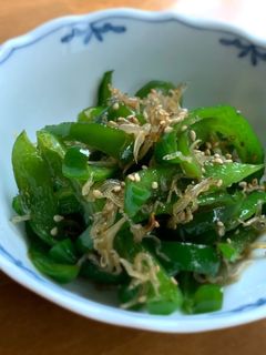 ピーマンと雑魚のごま油炒め-レシピのメイン写真
